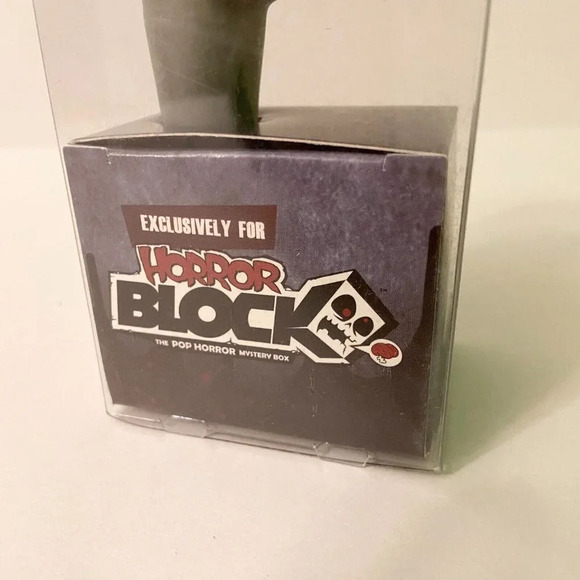 2015 Zombie Finger Wine  Stopper Horror Block Exclusive Halloween - Picture 6 of 9